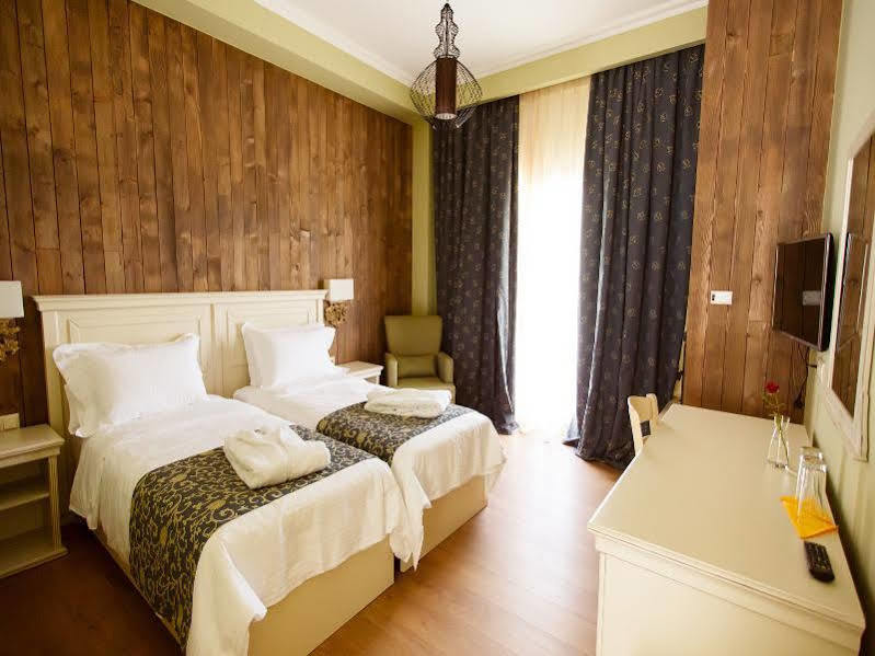 Irenes Resort Káto Loutrákion Exterior foto
