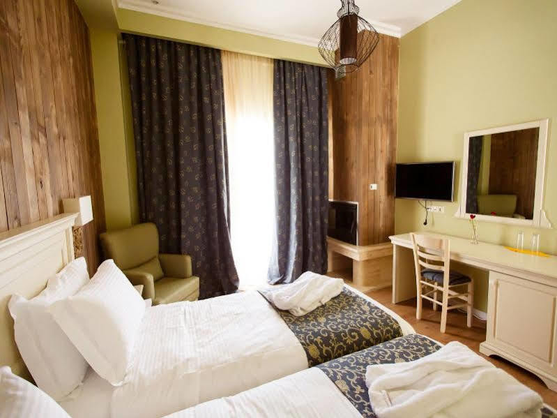 Irenes Resort Káto Loutrákion Exterior foto